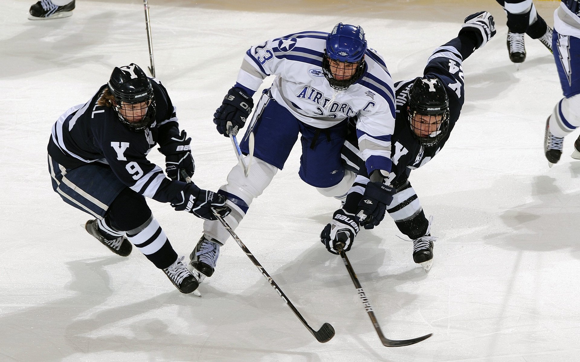 詹姆斯突破如风湖人主场轻取雷霆，詹姆斯湖人队集锦